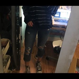 American eagle ripped cropped jeans
